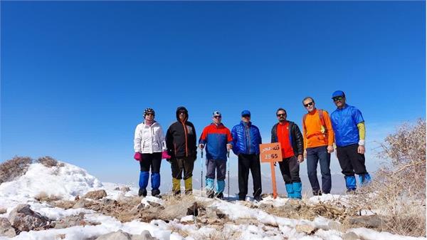صعود تیم کوهنوردی دانشگاه به قله هجر منطقه بیستون