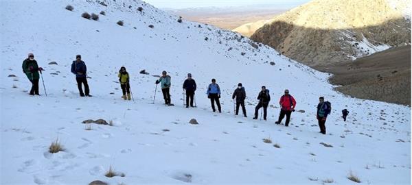 گروه کوهنوردی دانشگاه علوم پزشکی به مناسبت گرامی داشت دهه ی مبارک  فجر برنامه ی کوهنوردی تحت عنوان  صعود به قله کوسفید با ارتفاع 2859 متری به تاریخ 1399/11/16  در هوایی پایداربرگزار نمودند.