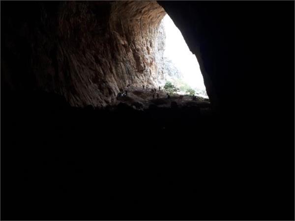 بازدید از غار خشت(مرخشت) توسط گروه کوهنوردی دانشگاه علوم پزشکی کرمانشاه عملی گردید.