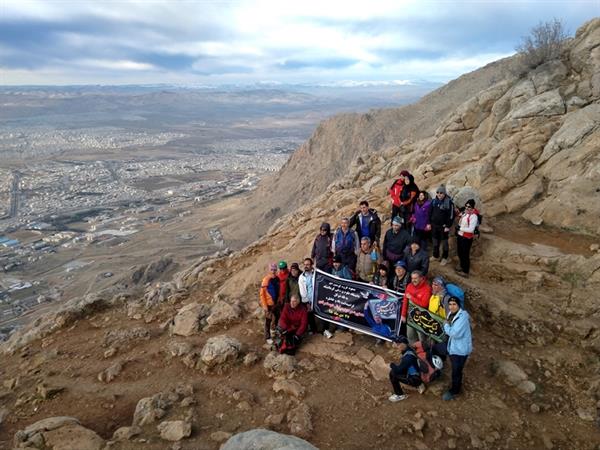 صعودکوهنوردان دانشگاه علوم پزشکی کرمانشاه به قله دوکل به یاد و خاطره کوهنورد گرامی دانشگاه مهندس سیاوش دوست مرادی