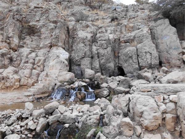 گروه کوهنوردی دانشگاه علوم پزشکی کرمانشاه به مناسبت گرامی داشت هفته بسیج مستضعفین برنامه پیمایش از سراب نره کانی تا روستای شالان-شهرستان دالاهو را در دستور کار خود قرار داد.