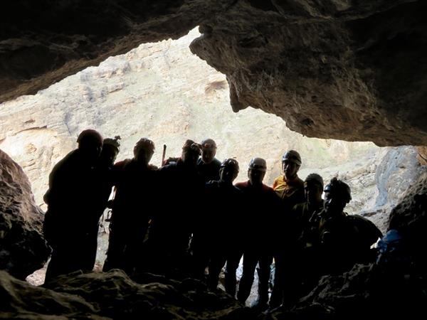 بازدید گروه کوهنوردی دانشگاه علوم پزشکی کرمانشاه از غار باستانی و تاریخی کلماکره استان لرستان-پل دختر