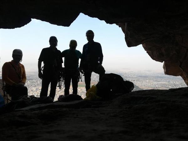 نامگذاری مسیری جدید بر دیواره به نام غار دوبه در دانشگاه توسط گروه کوهنوردان دانشگاه علوم پزشکی کرمانشاه