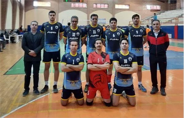 تیم والیبال دانشگاه علوم پزشکی کرمانشاه در مسابقات کارکنان دولت جام دهه مبارک فجر به مقام دوم دست یافت