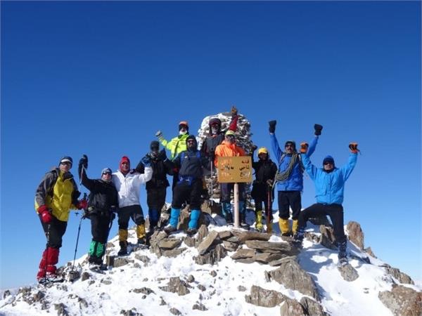 صعود قله آوالان در اولین برنامه بهمن ماه 1399 توسط گروه کوهنوردی دانشگاه علوم پزشکی کرمانشاه