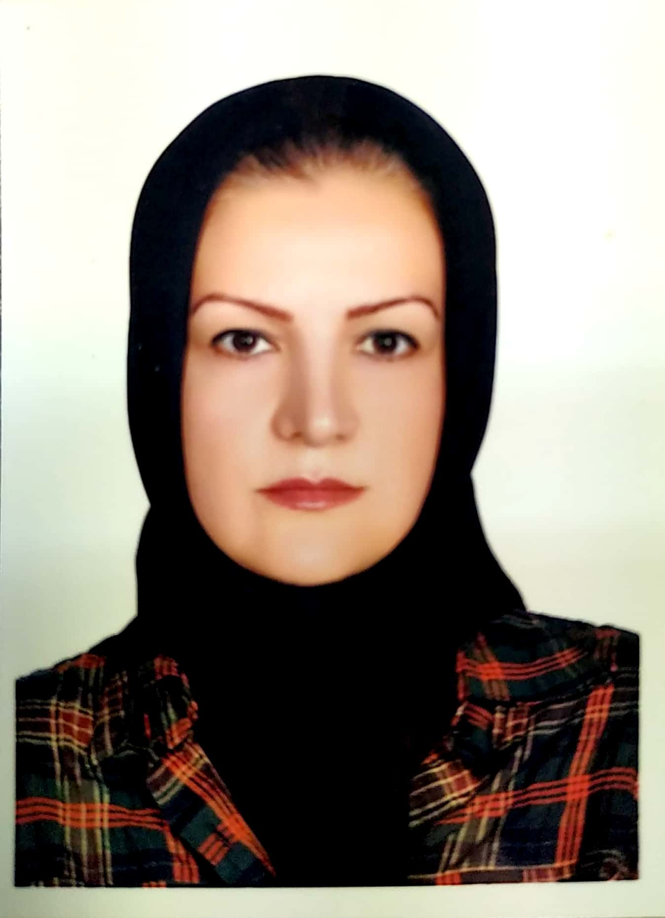 شیرین رستمی (متصدی امور دفتری)