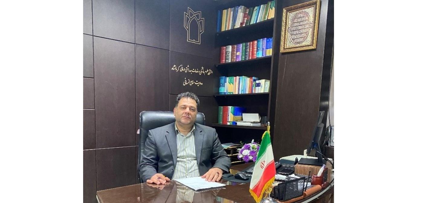 دکتر افشین اخگر مدیر منابع انسانی دانشگاه در پیامی روز کارمند را تبریک گفت.